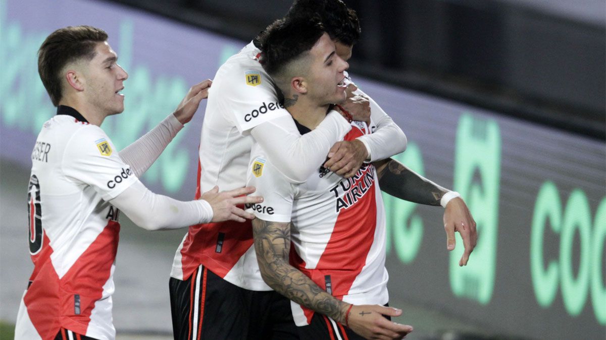 River superó 2-0 a Vélez, en el Monumental