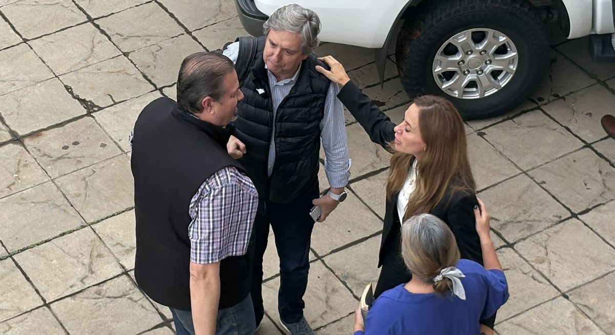 Emir Félix y Victoria Tolosa Paz en su llegada a Misiones.