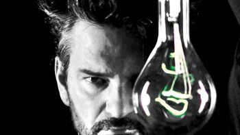Arjona se pelea con su GPS porque no lo deja componer