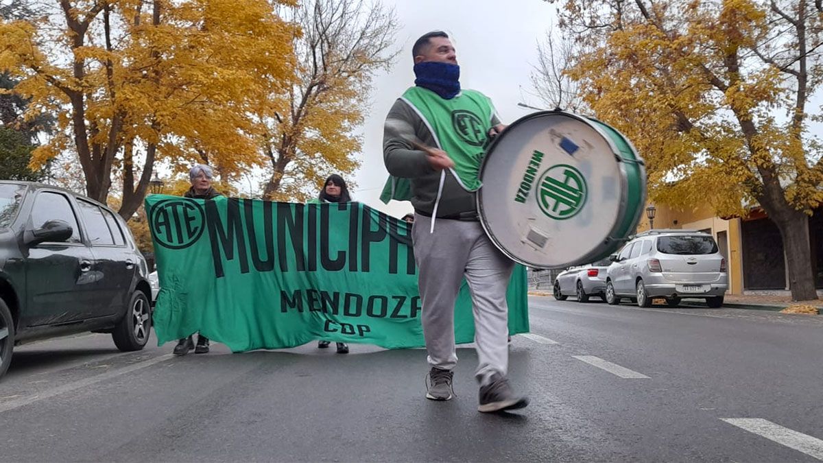 En Tupungato, trabajadores agremiados en ATE llevaron a cabo una media de fuerza este martes.