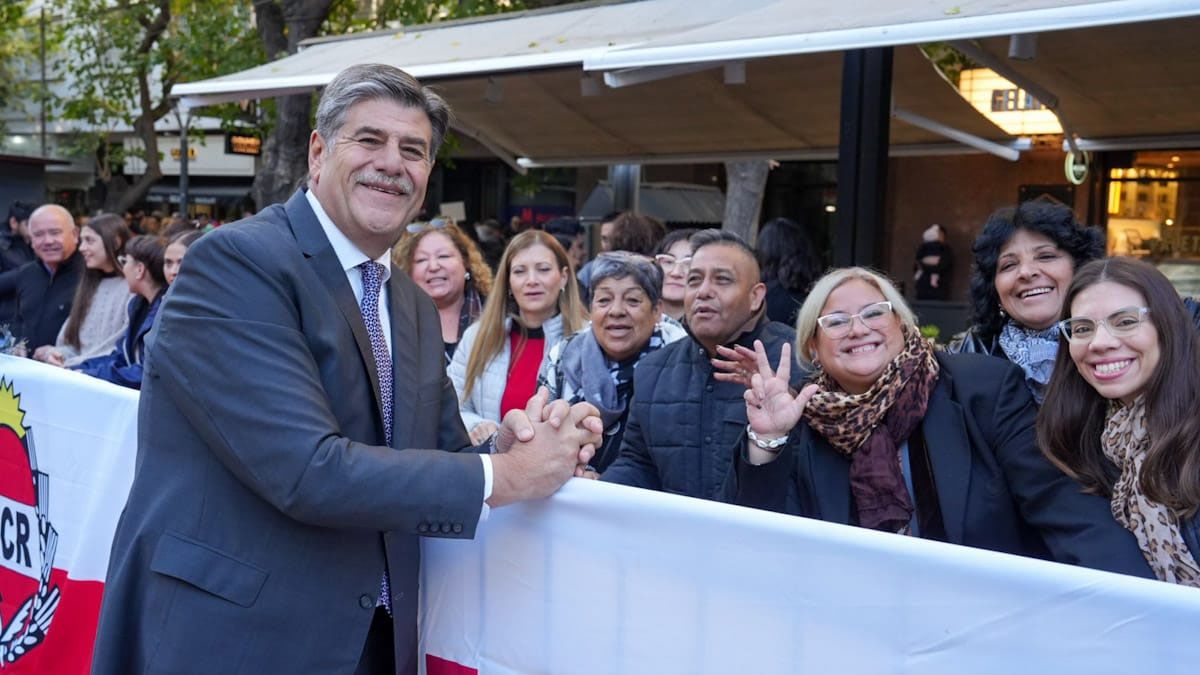 El intendente de Junín, Mario Abed, estaría decidido a no buscar una reelección y sí acompañar a un sucesor de su equipo de gobierno. El intendente de Junín, Mario Abed, estaría decidido a no buscar una reelección y sí acompañar a un sucesor de su equipo de gobierno.