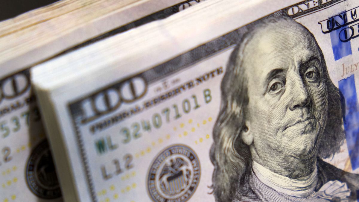 El tipo de cambio volvió a acercarse a los valores que tuvo este lunes, en las primeras horas de Batakis al frente de Economía.&nbsp;