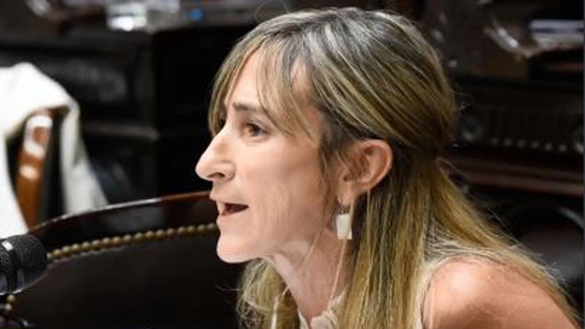 La diputada libertaria Mercedes Llano le factur&oacute; al gobierno provincial que no se alinee con Milei en la eliminaci&oacute;n de las PASO.