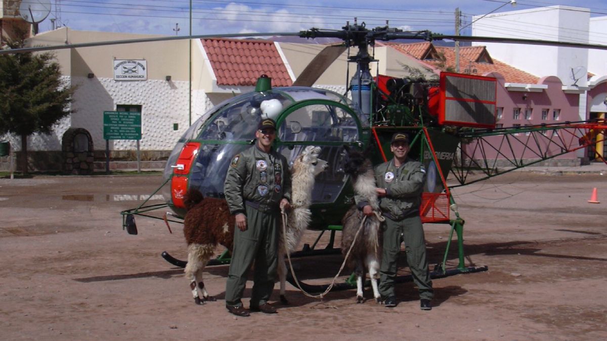 Horacio Freschi y un camarada en funciones en un destacamento salteño de Gendarmería Nacional. Horacio Freschi y un camarada en funciones en un destacamento salteño de Gendarmería Nacional.