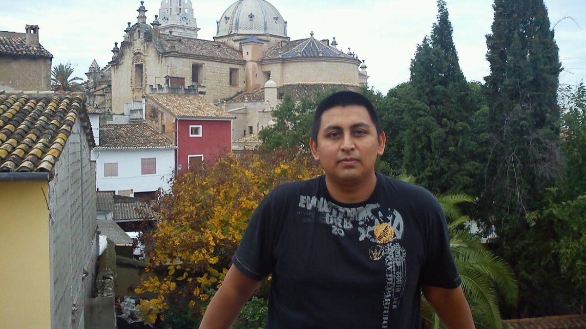 Fabián Vedia y su familia reclaman las cenizas y las certificaciones del fallecimiento de su abuelo, que fue entregado por error a otra familia, que decidió que fuera cremado.