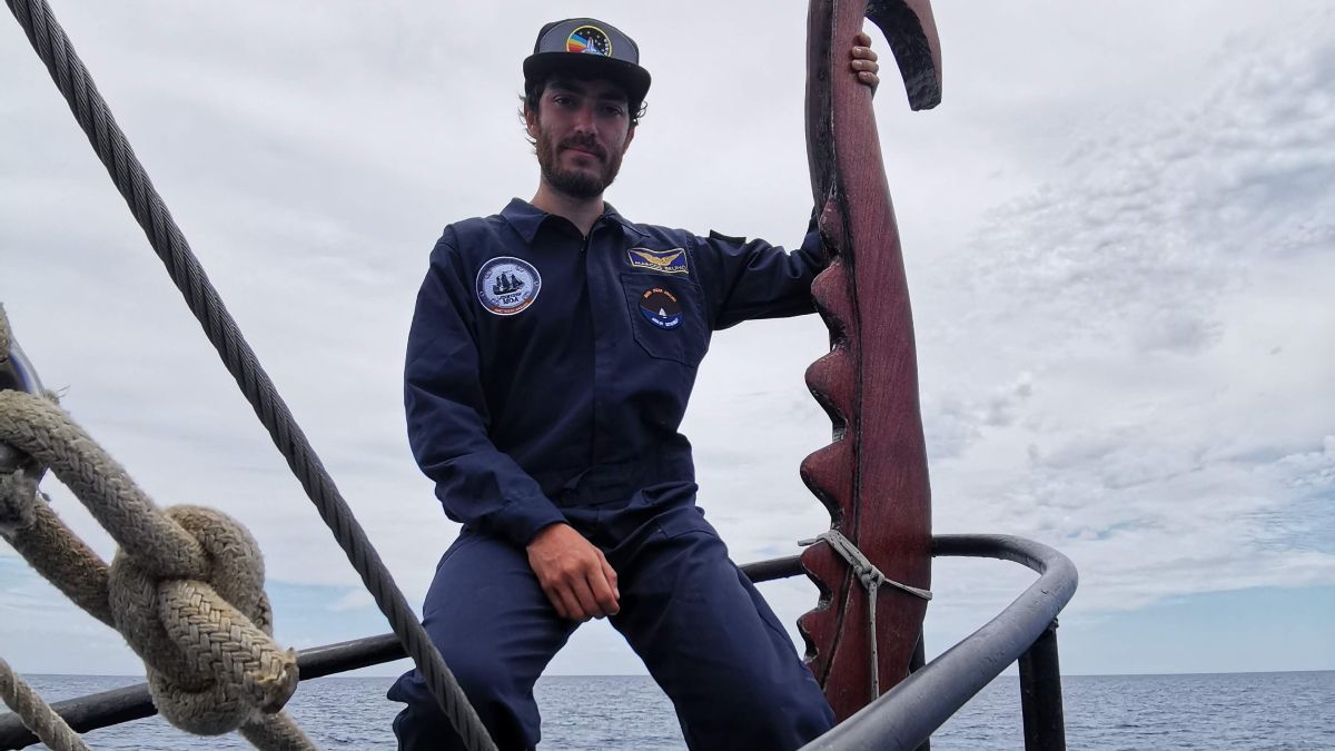 Marcos Bruno a bordo del Schooner Anne, el que tripuló durante tres meses en un peligroso periplo por el Golfo de México.