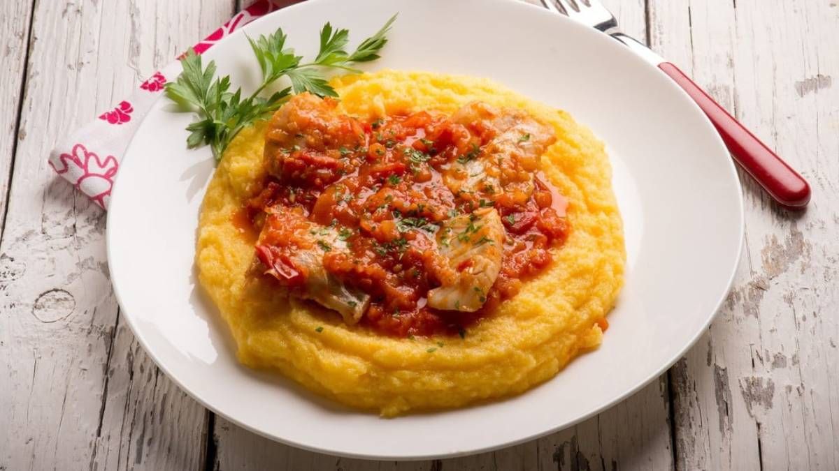 Cómo hacer polenta, la receta tradicional ideal para los días fríos