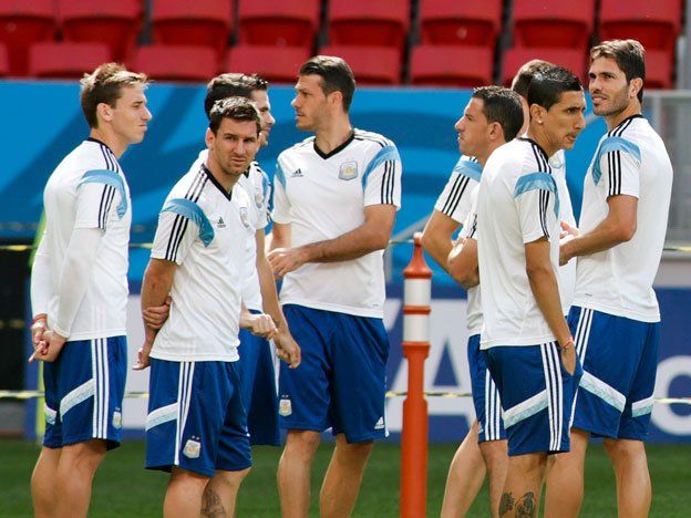 ¿Demichelis le gana la pulseada a Federico Fernández?