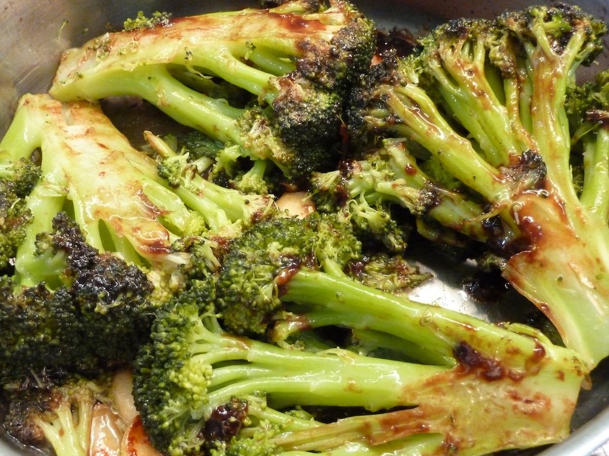 El brócoli es una de las verduras ideales para preparar en la freidora de aire. El brócoli es una de las verduras ideales para preparar en la freidora de aire.