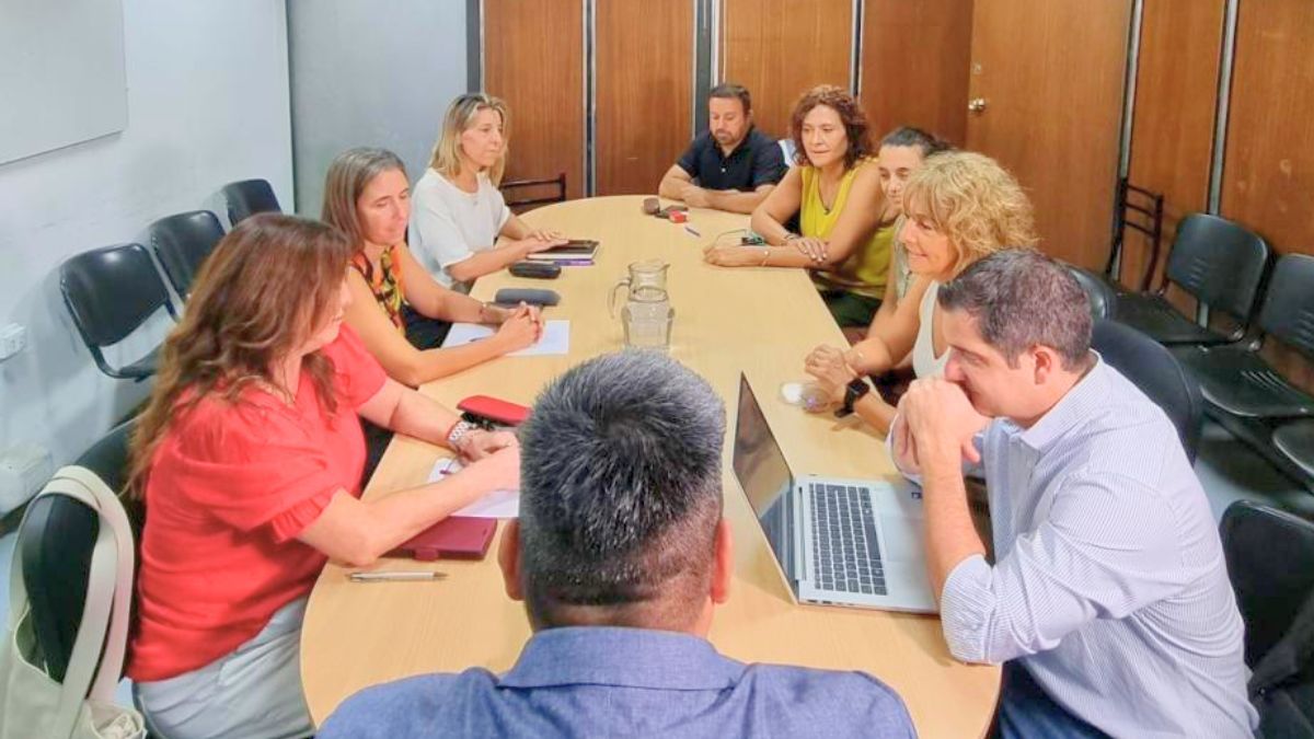 Médicos de AMPROS no aceptaron la primera propuesta de aumento salarial del Gobierno de Mendoza. Médicos de AMPROS no aceptaron la primera propuesta de aumento salarial del Gobierno de Mendoza.