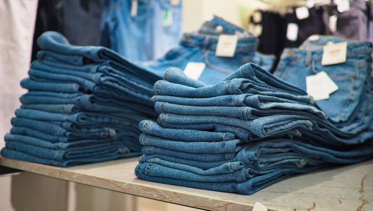 Los jeans son una prenda de ropa c&oacute;moda, popular y combinable.