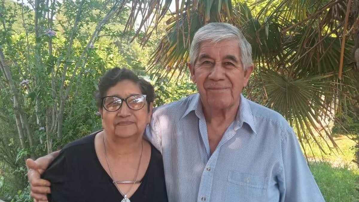 Carmen y Albin llevan 60 años juntos. Viven en Rama Caída, San Rafael, y empezaron juntos la escuela. Carmen y Albin llevan 60 años juntos. Viven en Rama Caída, San Rafael, y empezaron juntos la escuela.