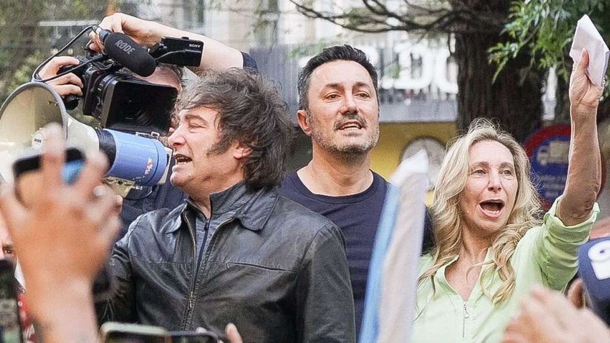 Javier Milei, Luis Petri y Karina. Los tres anduvieron por el centro mendocino.