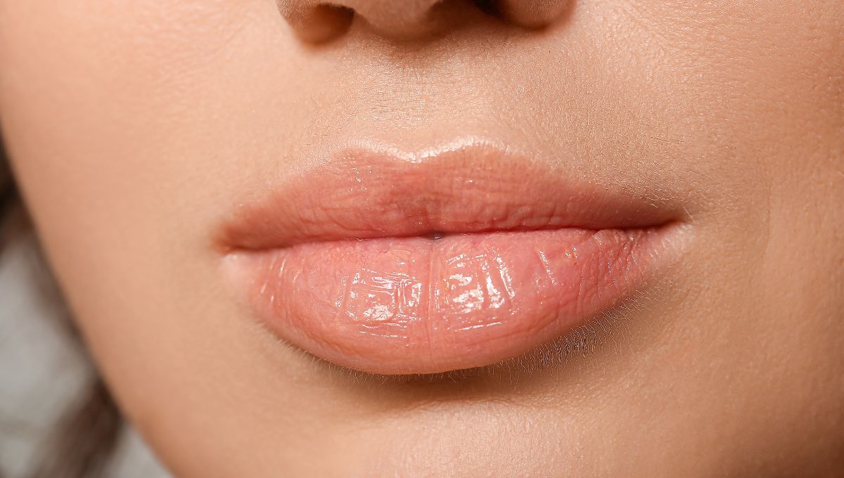 El labial nude puede combinarse con un gloss. El labial nude puede combinarse con un gloss.
