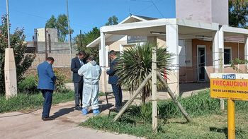 La familia de la imputada por el crimen de la policía llamó al 911 y entregó el arma