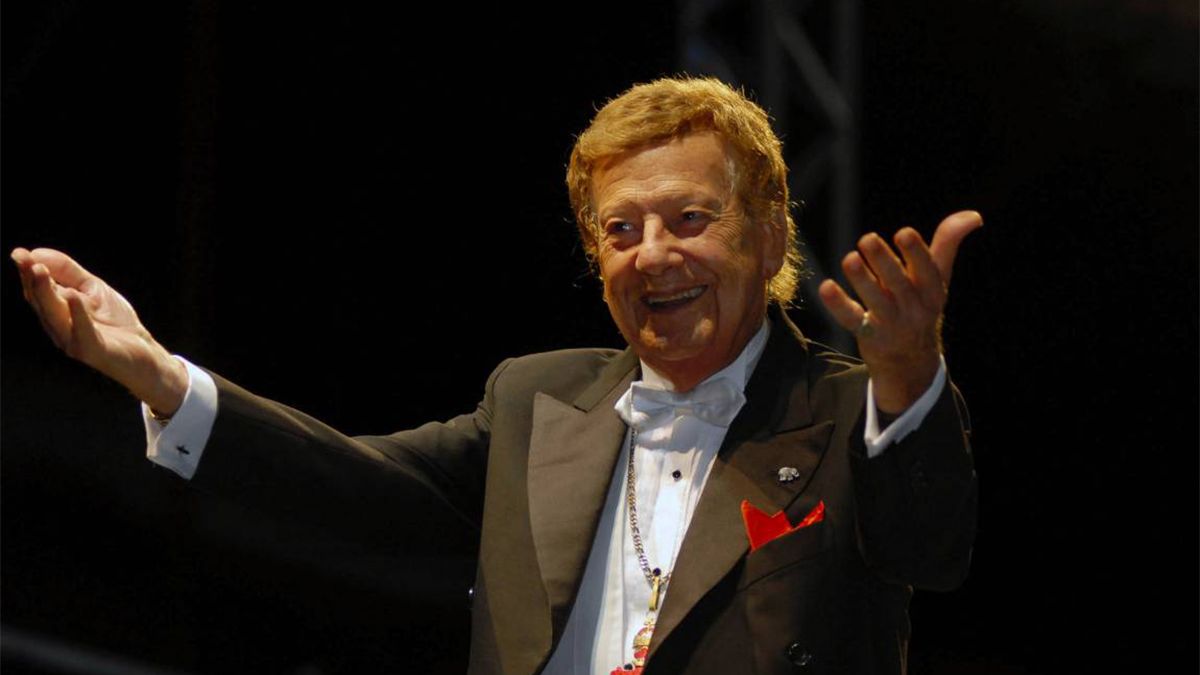 El maestro Mariano Mores fue una leyenda del tango argentino.