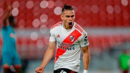River goleó a Liga de Quito y terminó primero de su grupo