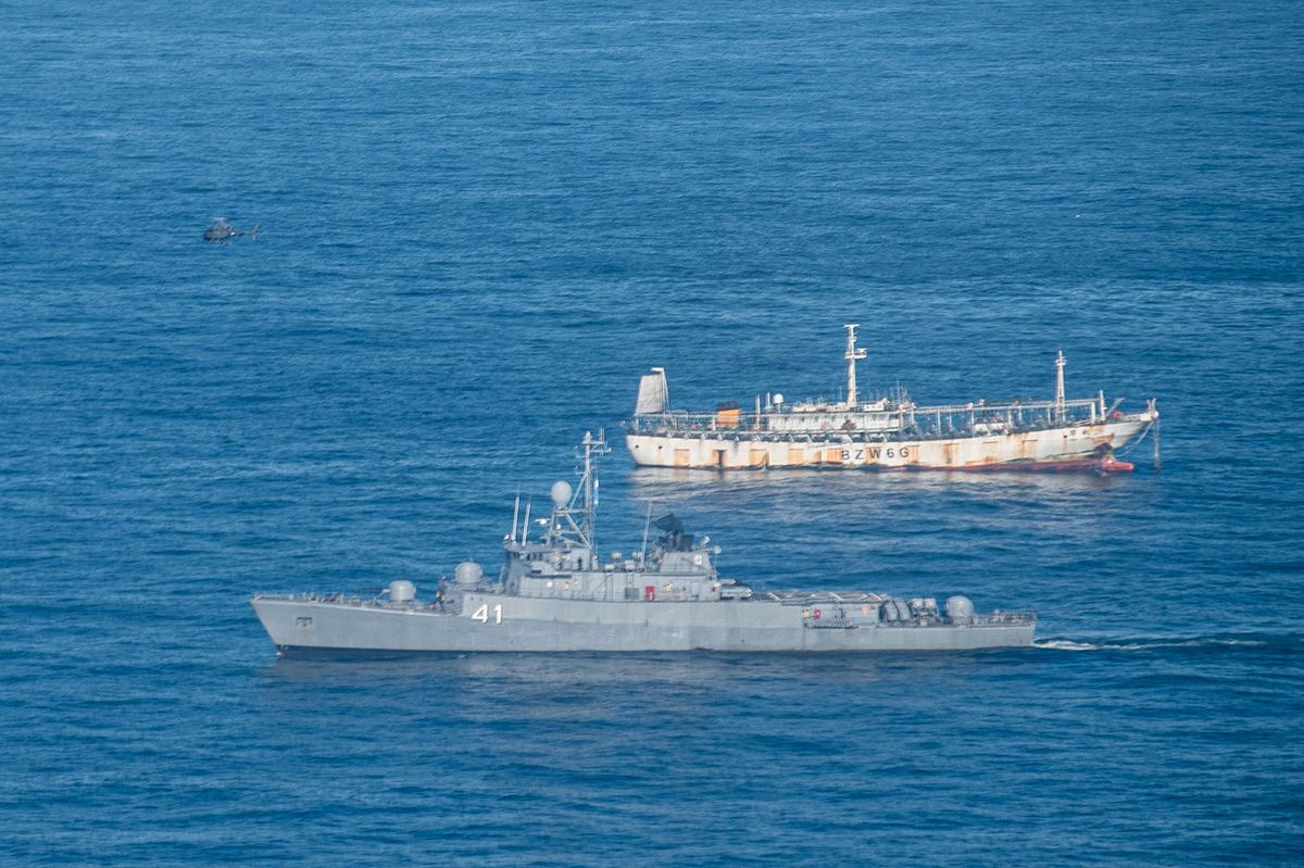 La Armada Argentina realiza tarea de patrullajes para detectar pesca ilegal.