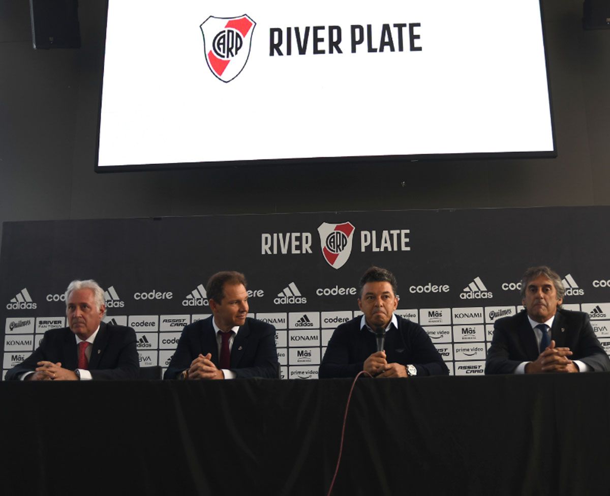 Tras el anuncio de Gallardo, Jorge Brito y Enzo Francescoli encararon la sucesión del DT de River