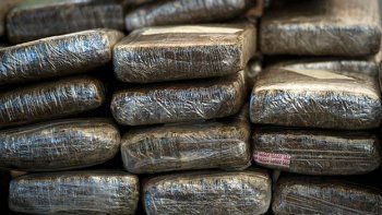 Decomisaron una tonelada de marihuana y casi media de cocaína líquida en Ecuador