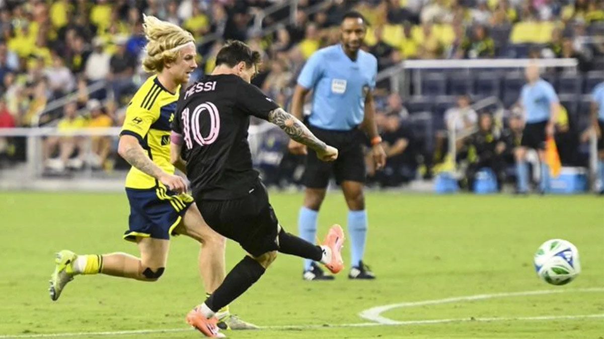 Messi sigue marcando goles en su carrera.