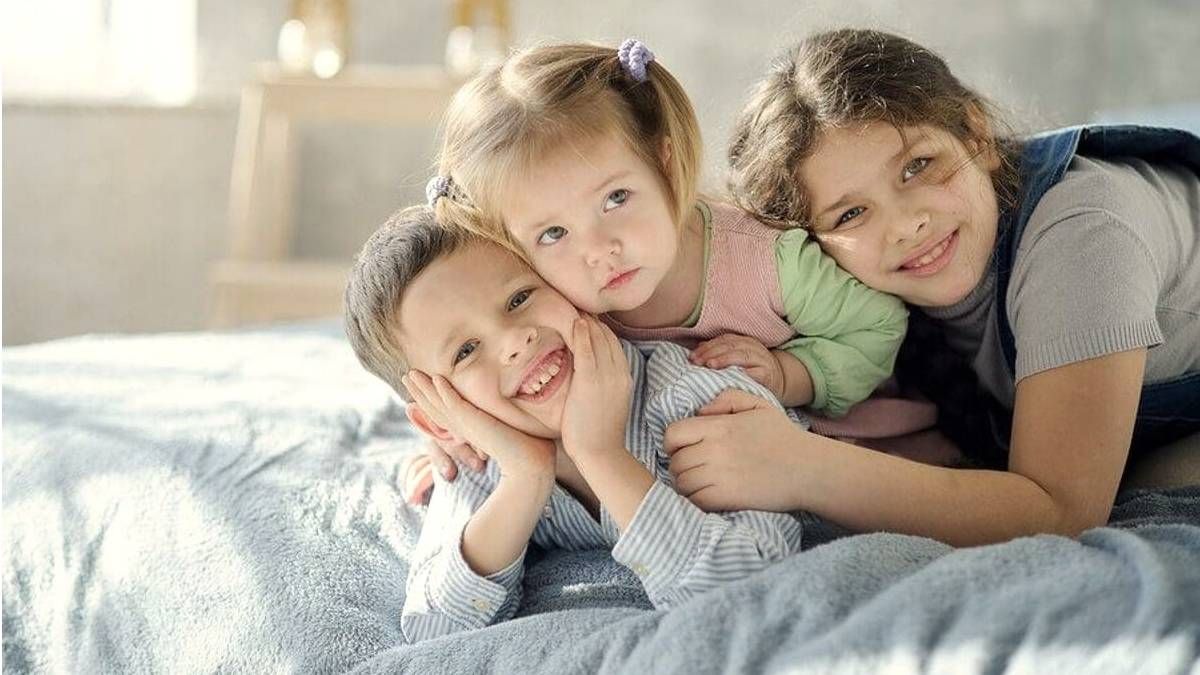 Respira hondo al saber qué significa ser el hijo del medio, según la psicología. Respira hondo al saber qué significa ser el hijo del medio, según la psicología.