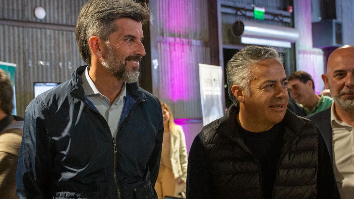 El intendente de Capital, Ulpiano Suarez, junto al senador nacional Alfredo Cornejo en la apertura del Networking & After Amavyt Mendoza 2023.