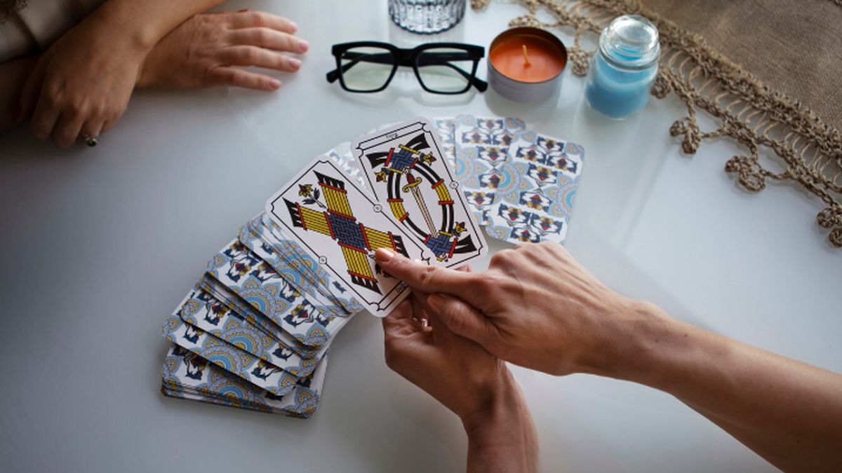 Predicciones de Tarot para enero 2025: ¡Descubre tu destino en el trabajo, la salud, el dinero y el amor!