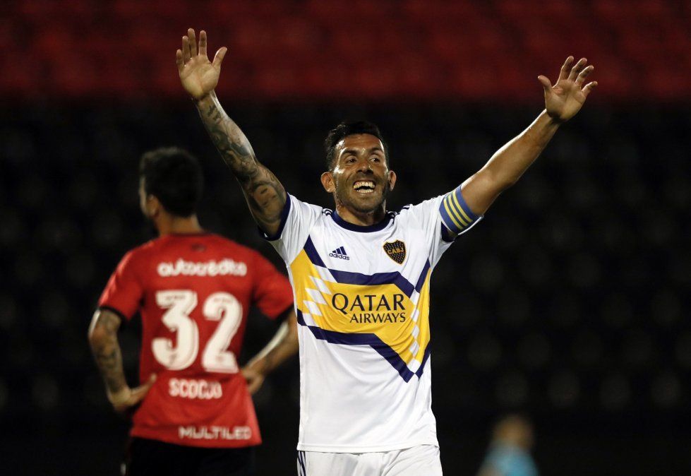 Carlitos Tevez atraviesa un gran momento pero sufre en lo familiar.