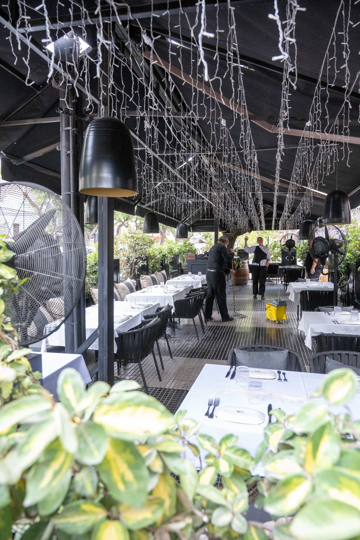 Locales gastron&oacute;micos de calle Sarmiento.