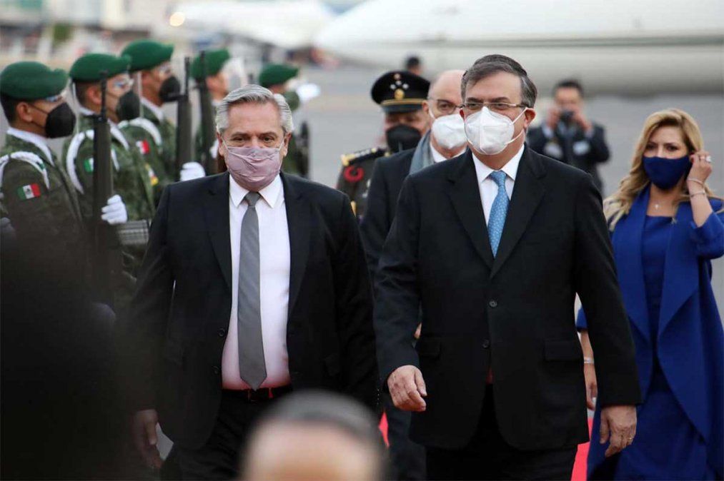 El presidente Alberto Fernández llamó a fiscales y jueces a dejar la payasada del Vacunatorio Vip (SIC) y le pidió investigar los negocios de Macri. Foto: NA