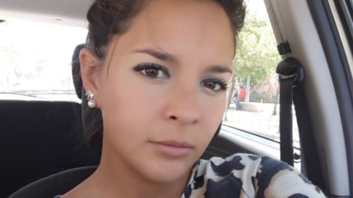 Tania Sormani es la prima de Alejo Arias. El novio de esta mendocina es colombiano y un compatriota lo contactó para ofrecerle trabajo en El Salvador. Allí viajó y los recomendó a Alejo y a Tania. Tania Sormani es la prima de Alejo Arias. El novio de esta mendocina es colombiano y un compatriota lo contactó para ofrecerle trabajo en El Salvador. Allí viajó y los recomendó a Alejo y a Tania.