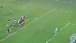A Depro le anularon un gol ante River: ¿fue offside?