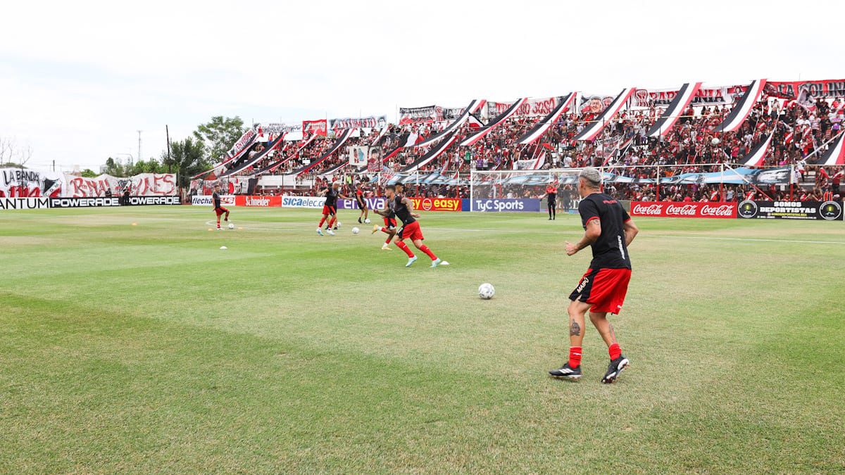 El estadio de calle Vergara estuvo colmado de público (UNO/Cristian Lozano) El estadio de calle Vergara estuvo colmado de público (UNO/Cristian Lozano)