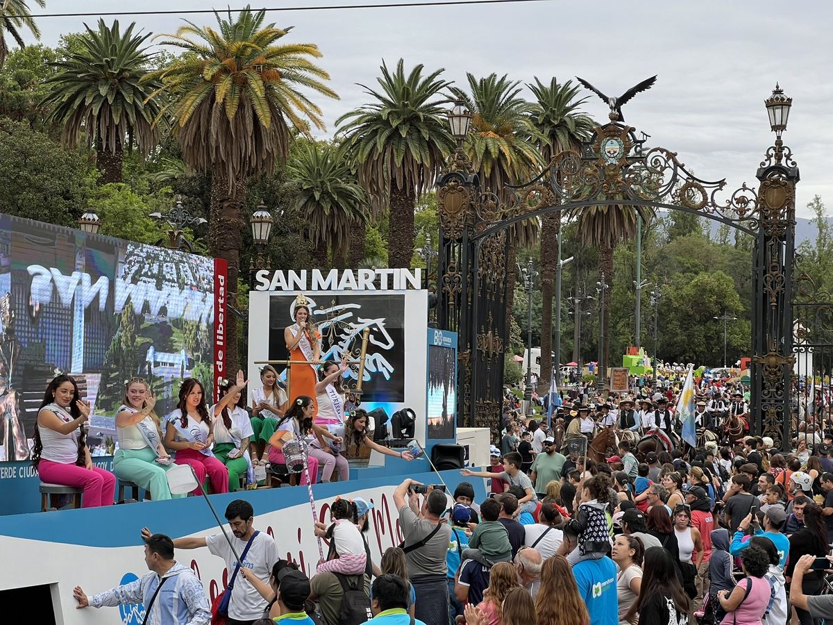El Carrusel de las Reinas saldrá este sábado de los Portones del Parque y su recorrido será más corto que otros años.