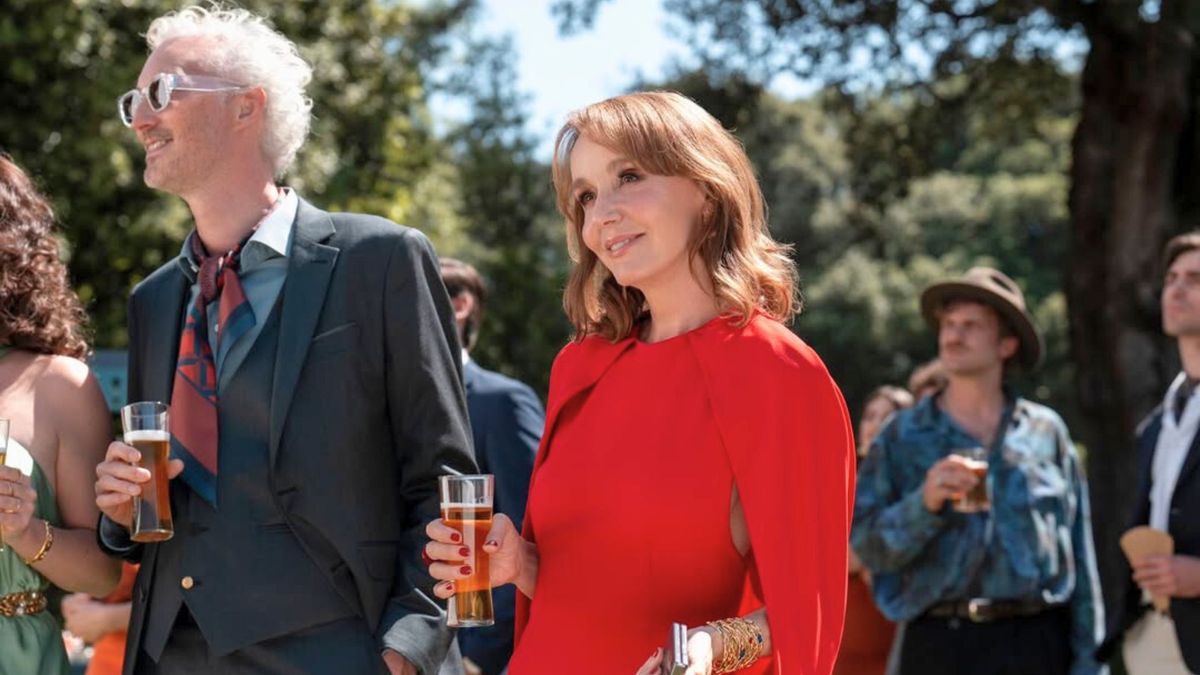 Emily en París se puede ver en la plataforma de Netflix en Latinoamérica, España y Estados Unidos. Emily en París se puede ver en la plataforma de Netflix en Latinoamérica, España y Estados Unidos.