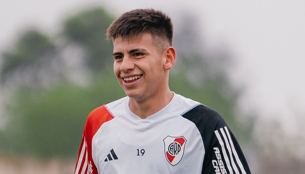 El Diablito Echeverri estaría desde el arranque ante el Lobo platense.