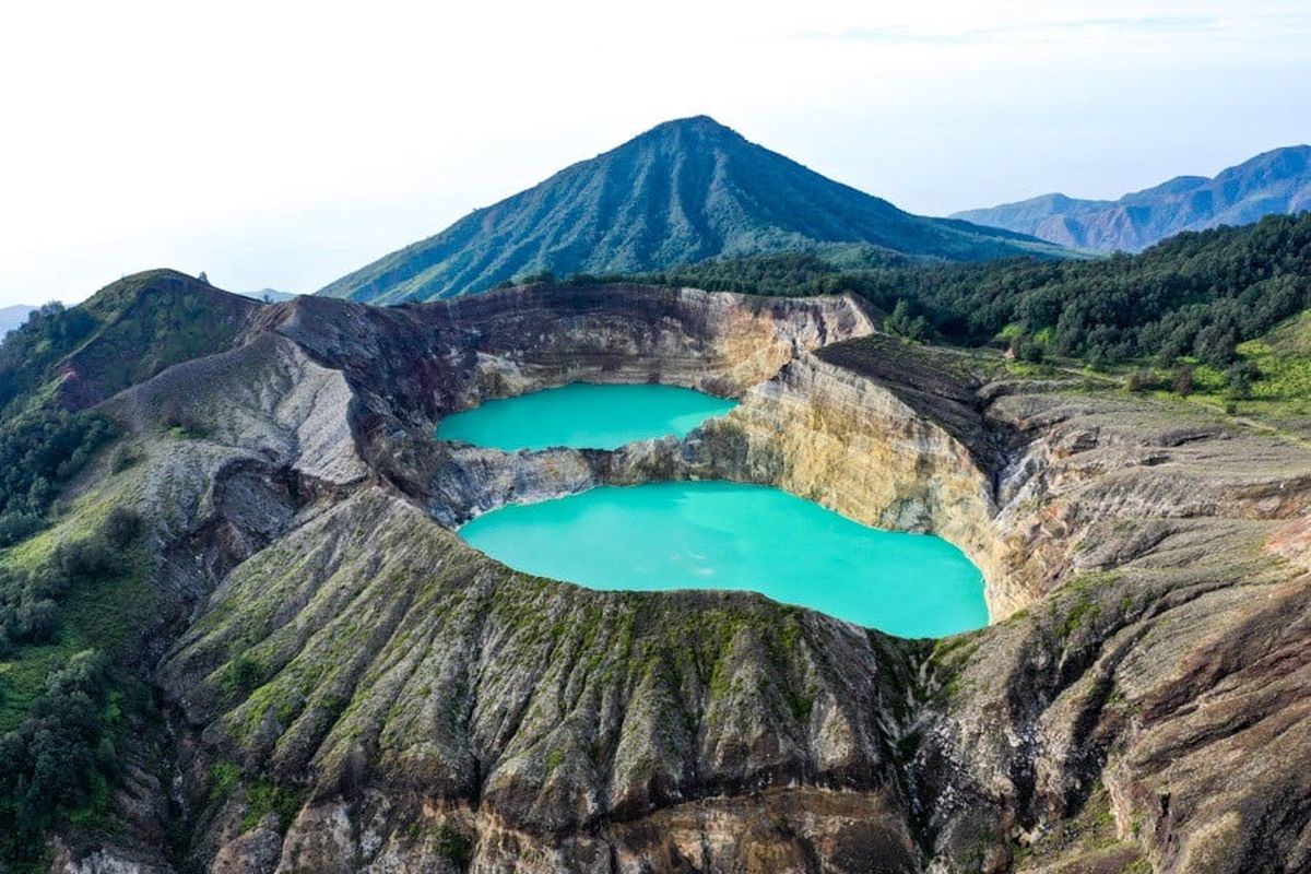 En la Isla de Flores se encuentra el volcán Kelimutu. Imagen de Freepik. En la Isla de Flores se encuentra el volcán Kelimutu. Imagen de Freepik.