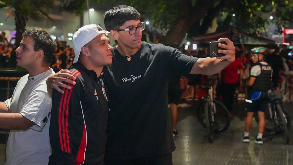 Juanfer Quintero tiene un pie afuera de River.
