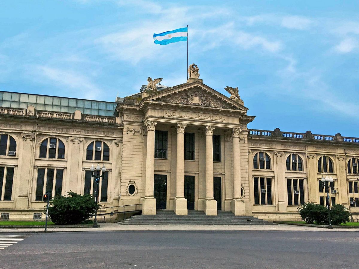 La Universidad Nacional de Rosario La Universidad Nacional de Rosario