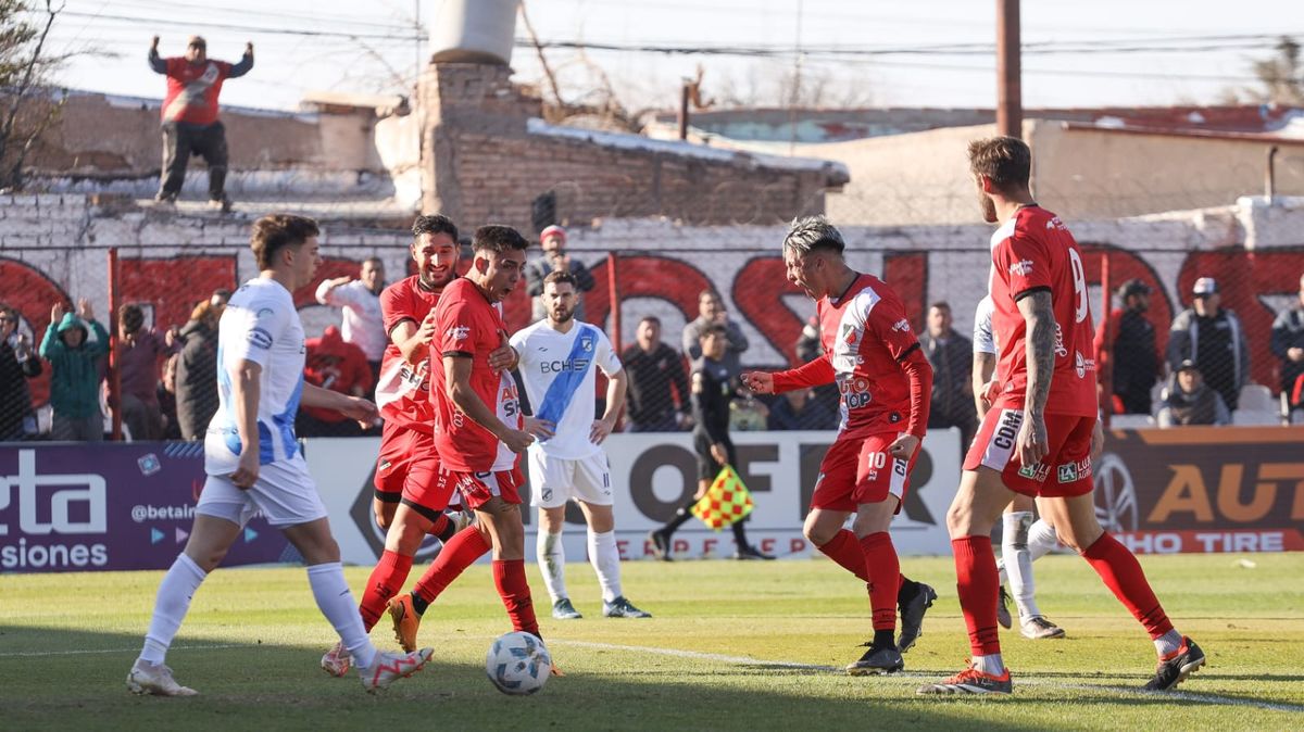 Misael Sosa lleva 8 goles con la camiseta del Deportivo Maipú. Misael Sosa lleva 8 goles con la camiseta del Deportivo Maipú. 