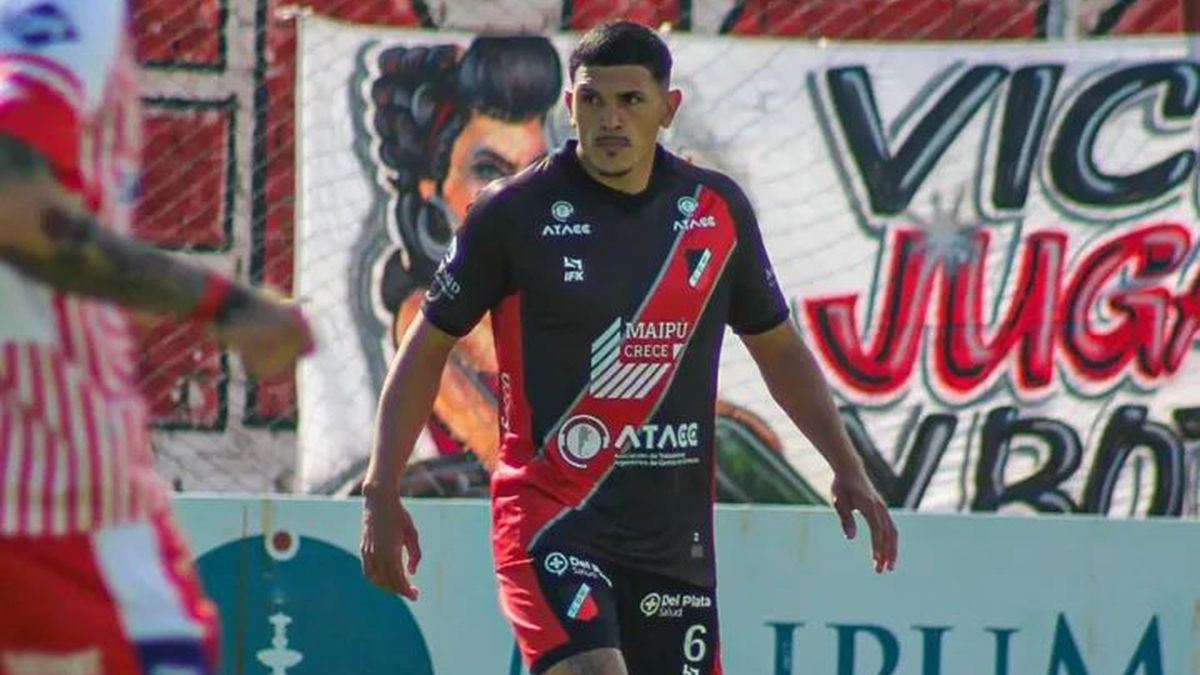 Arón Agüero es titular en el Deportivo Maipú.