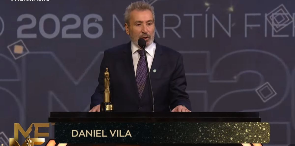 Daniel&nbsp; Vila, presidente de Grupo América recibió un Martín Fierro por los 60 años de América TV.