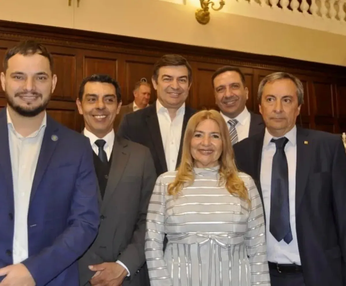 Mejores momentos. Enrique Thomas (derecha) se desmarcó del resto del PRO y asistirá este martes al encuentro.