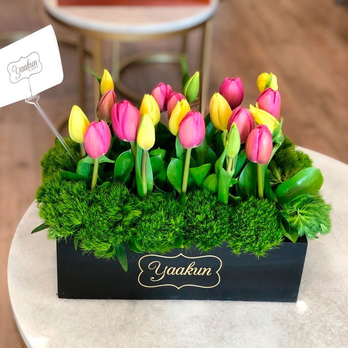 Por su gran variedad de colores, los tulipanes están entre los más seleccionados. Por su gran variedad de colores, los tulipanes están entre los más seleccionados.