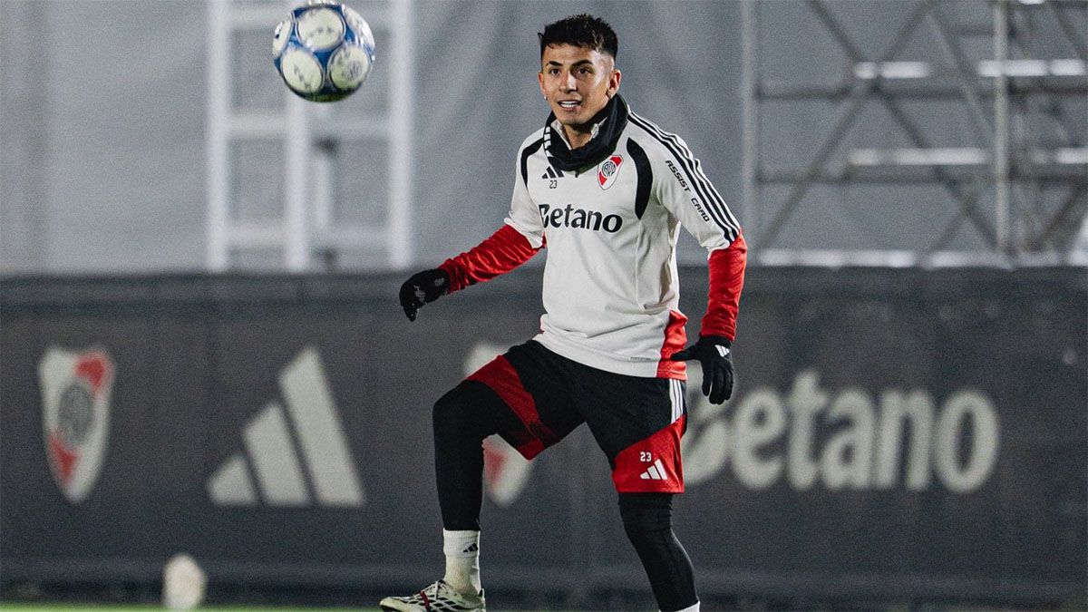 Thiago Almada será titular en River.