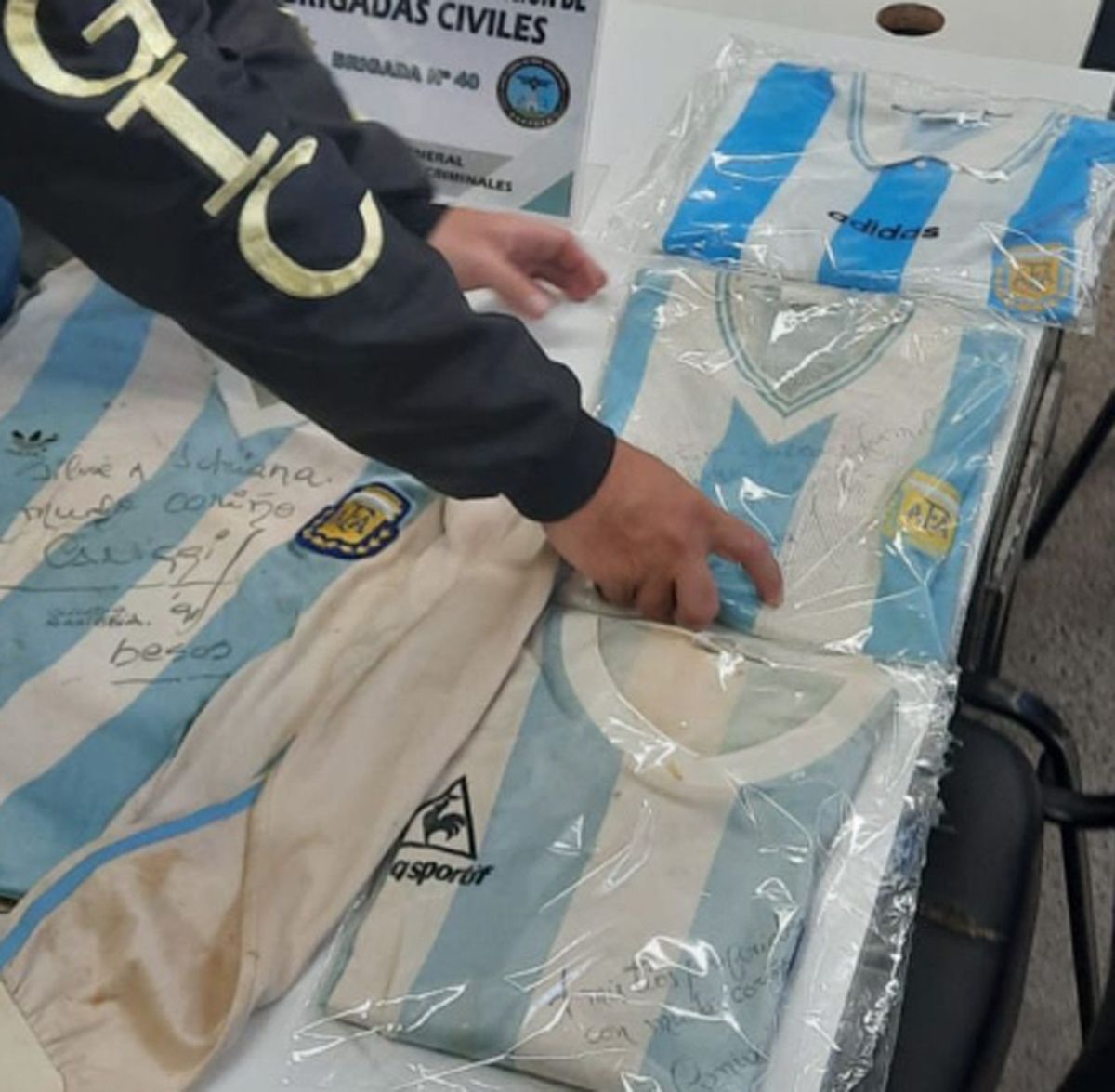 Las cuatro camisetas de la Selección argentina que eran propiedad de Claudio Paul Caniggia