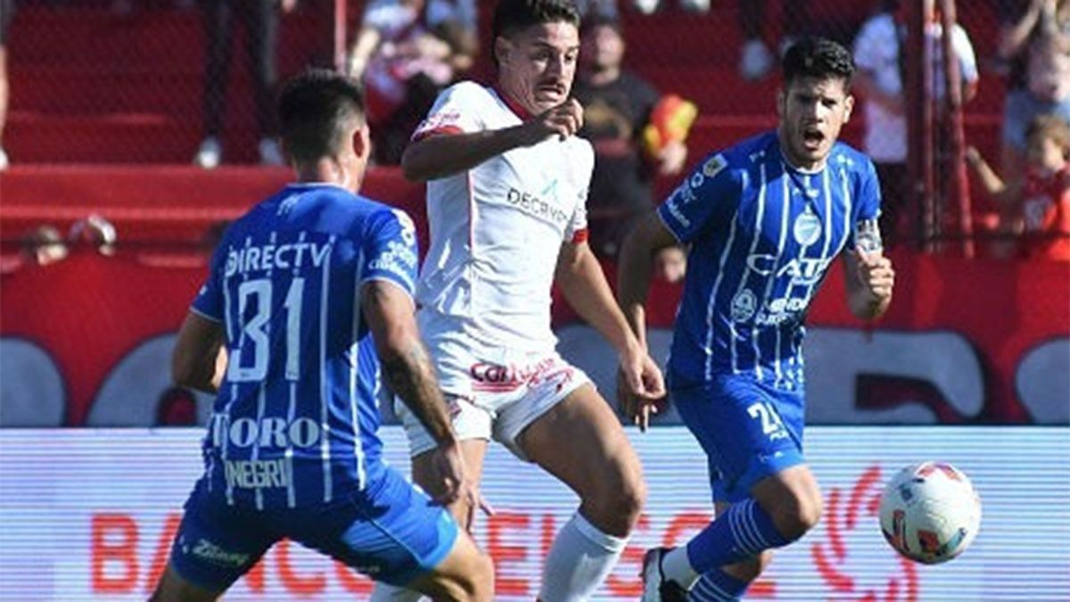 Cinco goles de Independiente a Huracán en el Tomás Adolfo Ducó