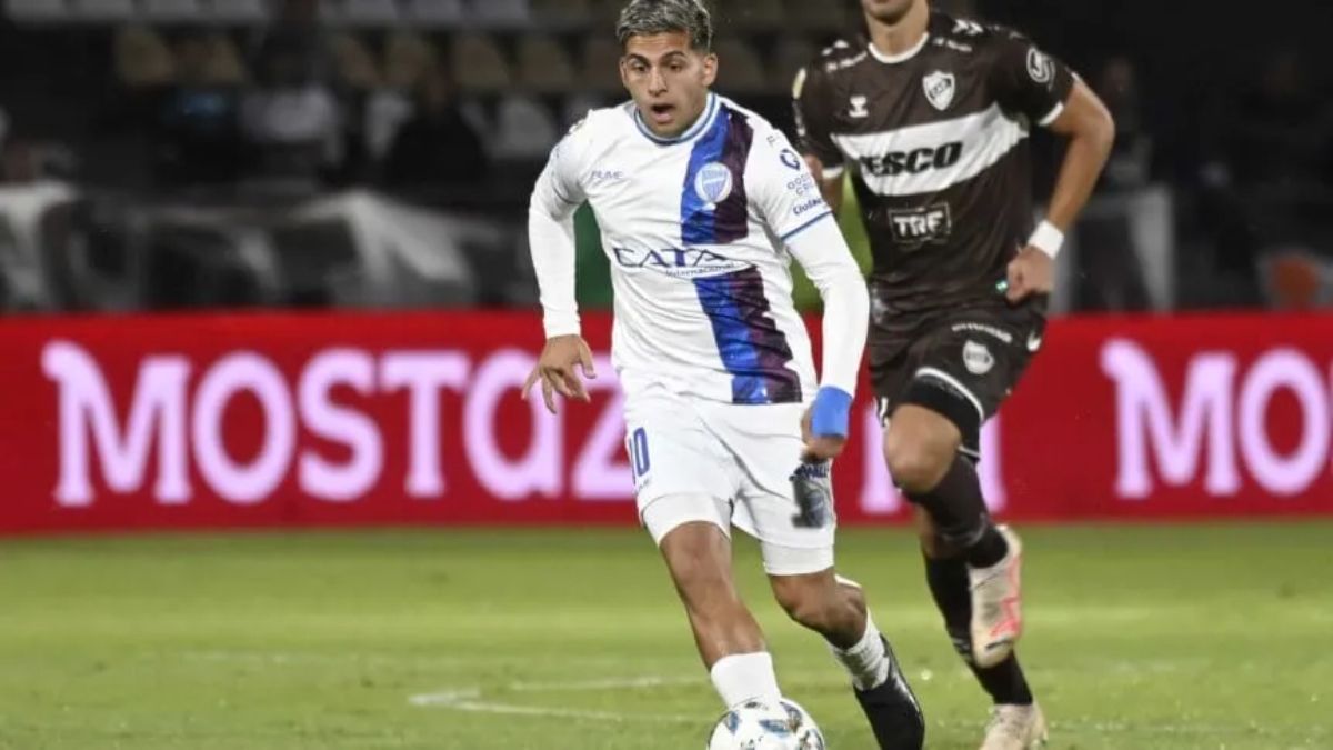 Hernán López Muñoz fue la manija del ataque de Godoy Cruz frente a Platense. La defensa fue la contracara, demostrando debilidad y distracciones. Hernán López Muñoz fue la manija del ataque de Godoy Cruz frente a Platense. La defensa fue la contracara, demostrando debilidad y distracciones.
