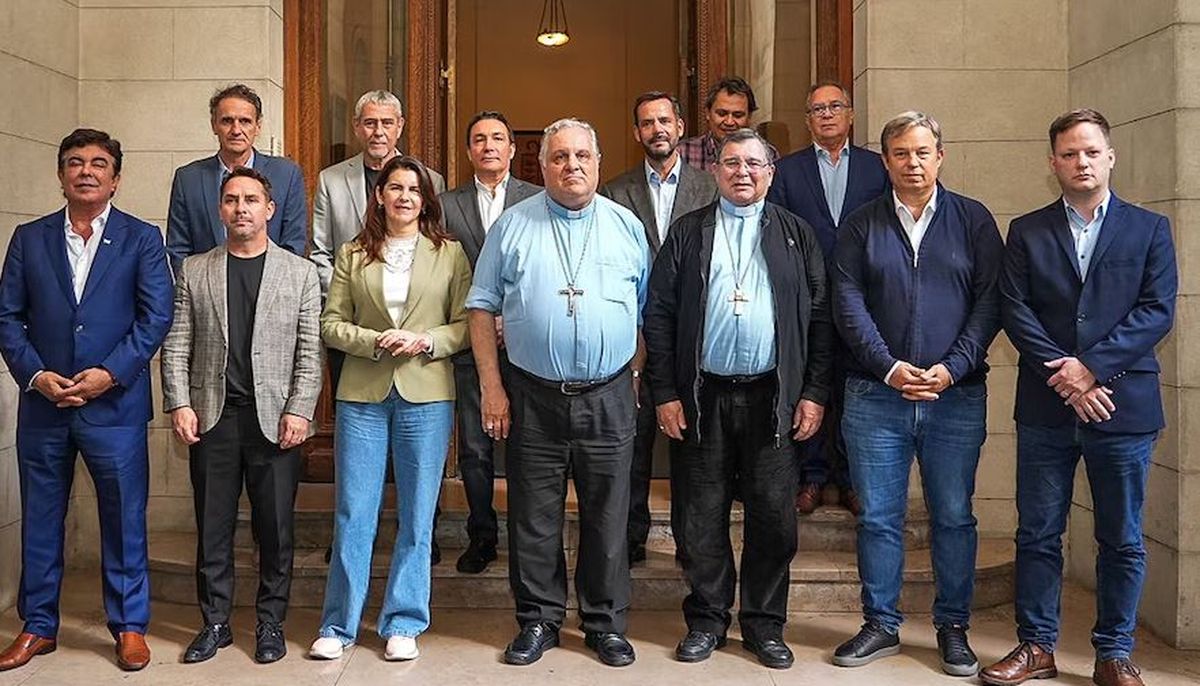 Marcelo Colombo recibió a intendentes peronistas de Buenos Aires.